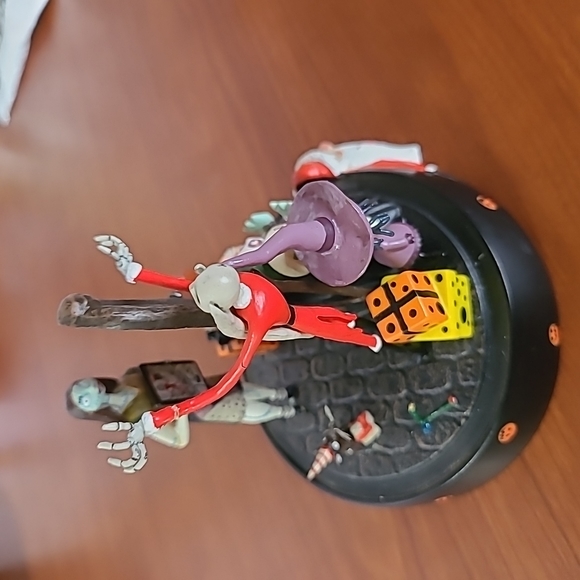 Nightmare Before Christmas Globe 2000 Dome Vignette - Picture 3 of 8